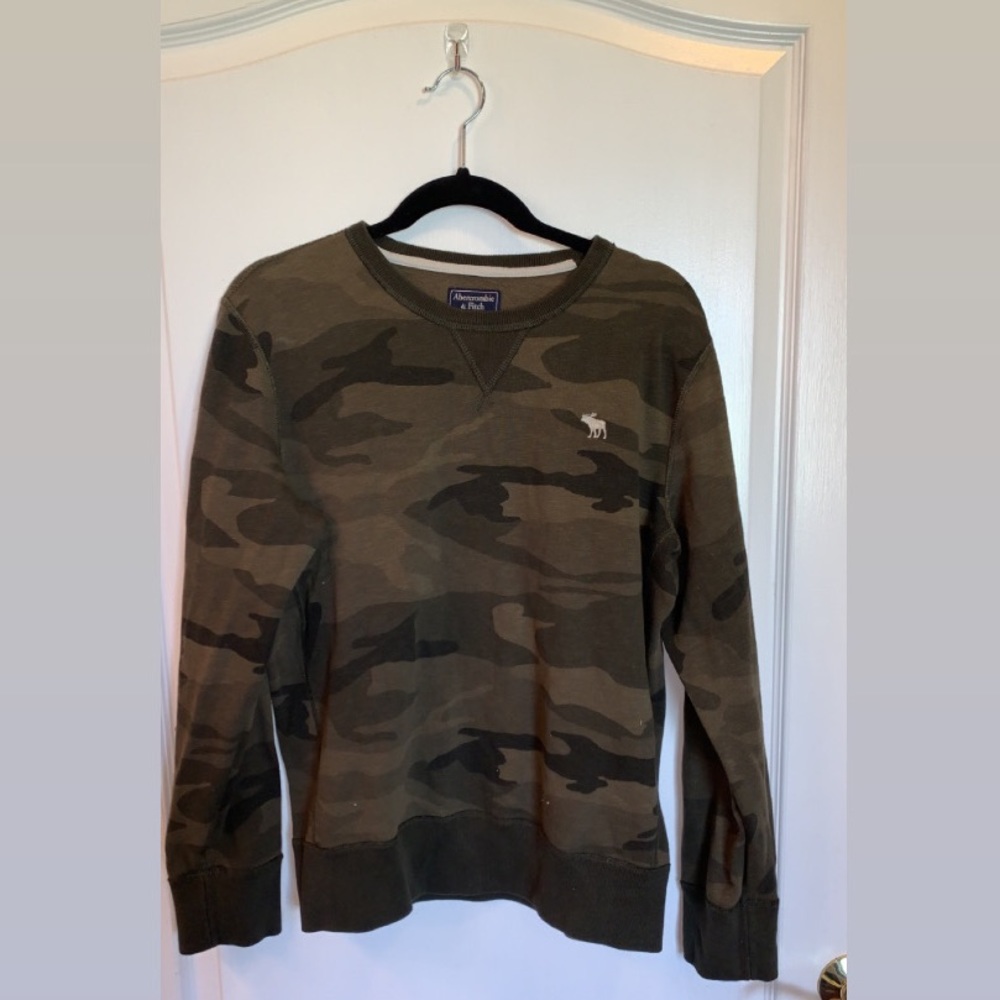 Abercrombie & Fitch Green camo crewneck sweatshirt